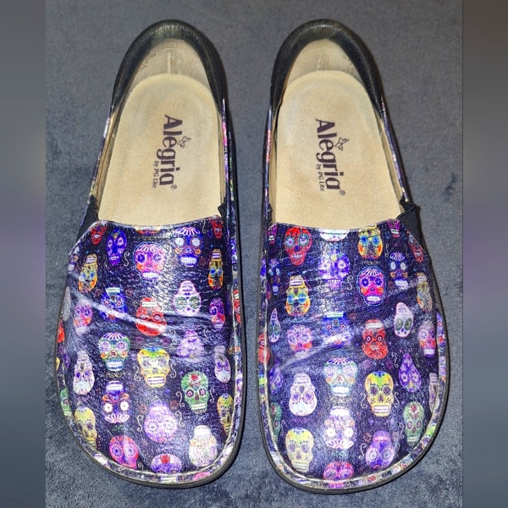 Alegria by PG Lite. Sz 8 black with sugar skulls.